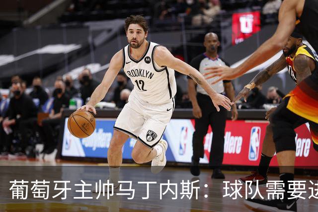 葡萄牙主帅马丁内斯：球队需要进球时换下C罗毫无道理